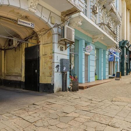 Apartment Near Deribasovskaya オデッサ エクステリア 写真