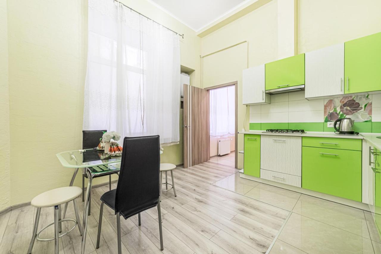 Apartment Near Deribasovskaya オデッサ エクステリア 写真