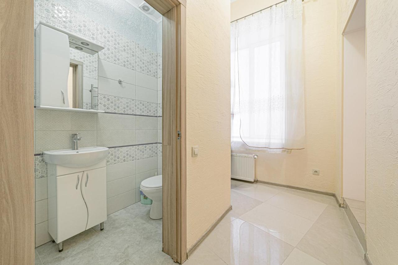 Apartment Near Deribasovskaya オデッサ エクステリア 写真