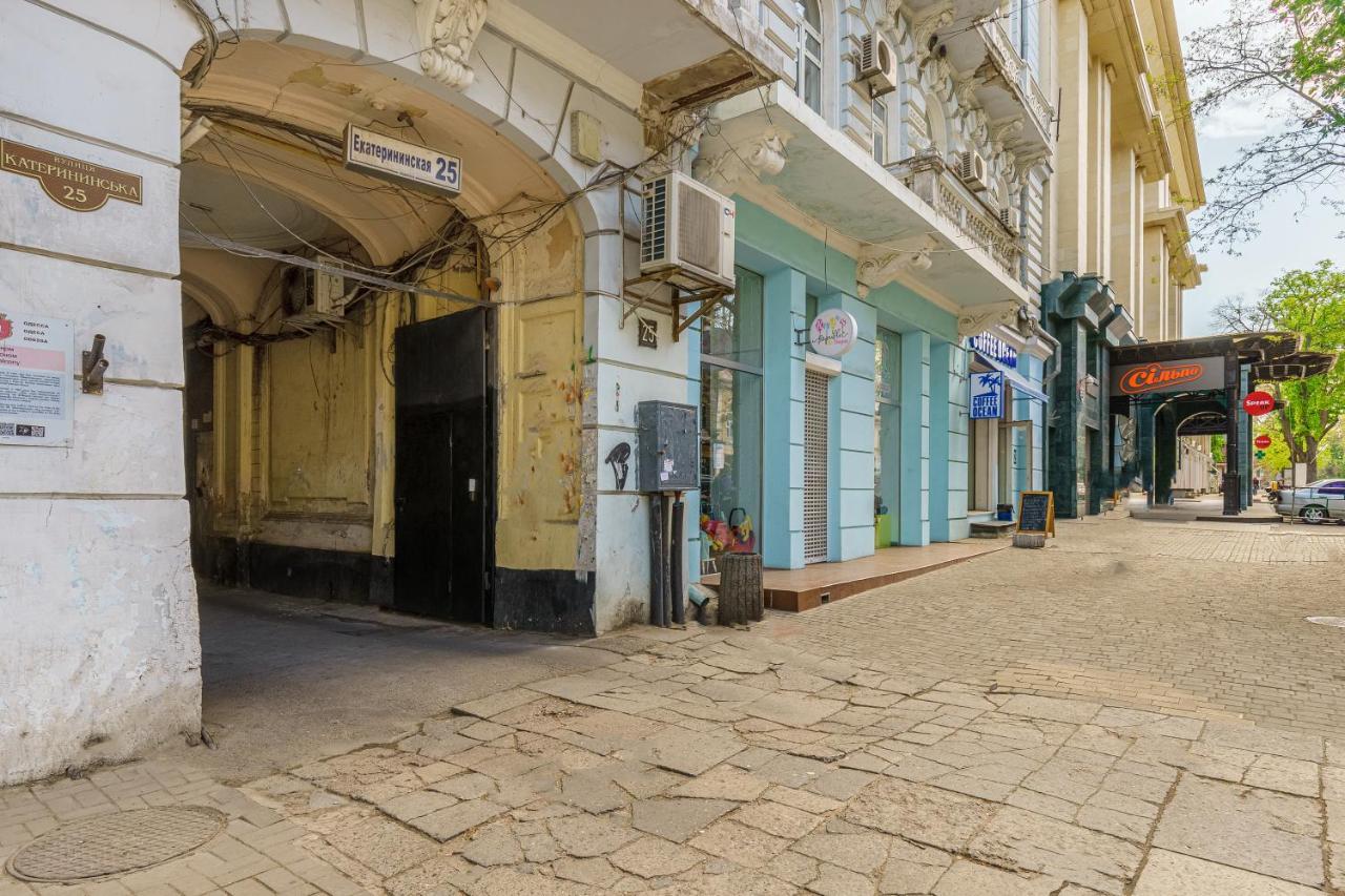Apartment Near Deribasovskaya オデッサ エクステリア 写真